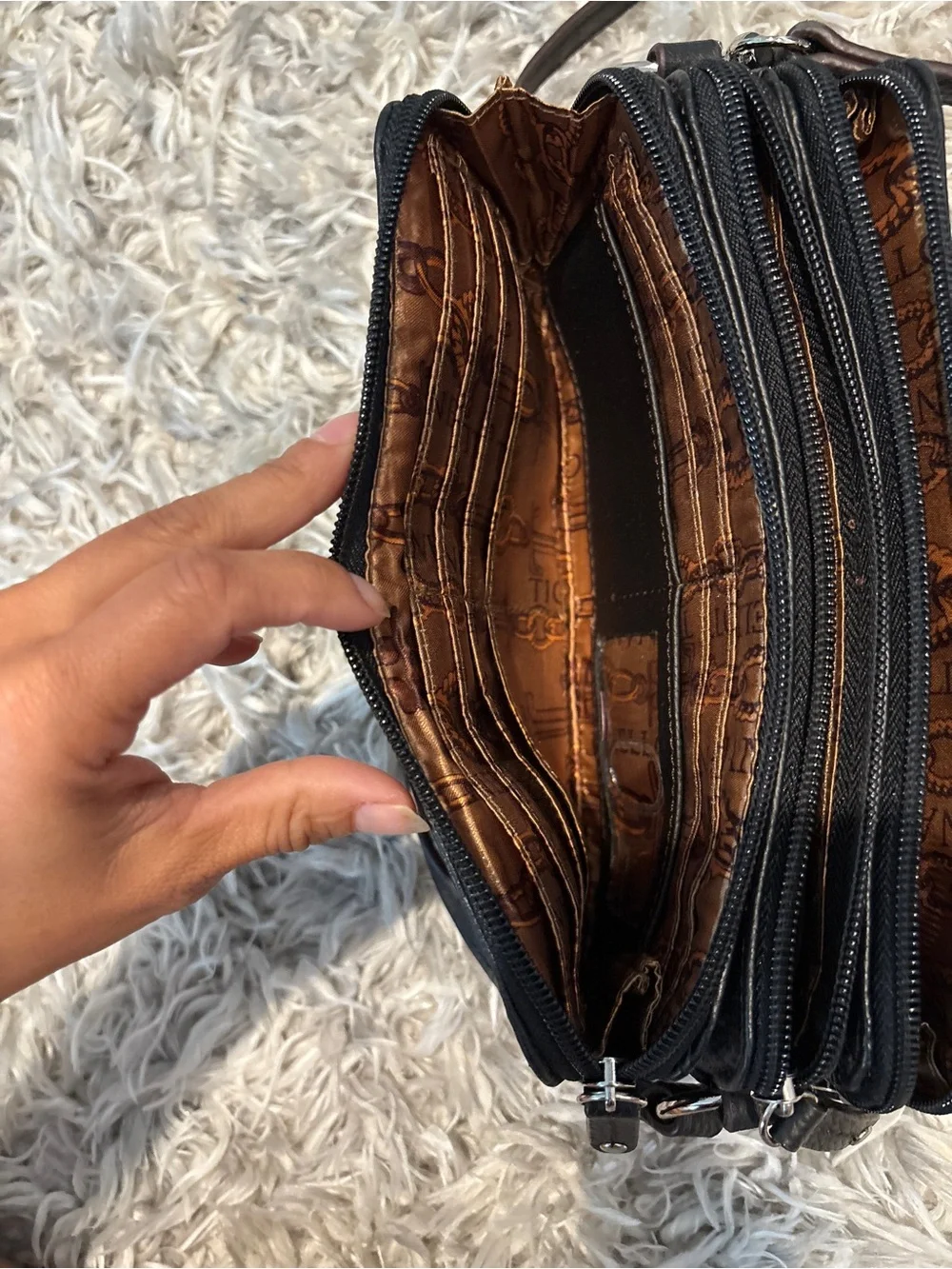 Y2K Vintage Tignanello Triple Compartment Leather Crossbody Bag NWOT